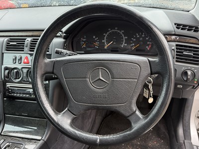 Lot 49 - 1998 Mercedes-Benz E200 - NO RESERVE