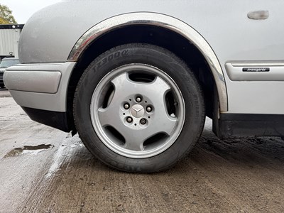 Lot 49 - 1998 Mercedes-Benz E200 - NO RESERVE