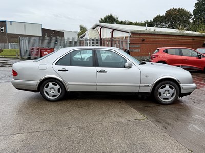 Lot 49 - 1998 Mercedes-Benz E200 - NO RESERVE