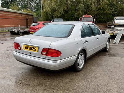 Lot 49 - 1998 Mercedes-Benz E200 - NO RESERVE