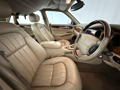 Lot 3 - 2002 Jaguar XJ8 - NO RESERVE