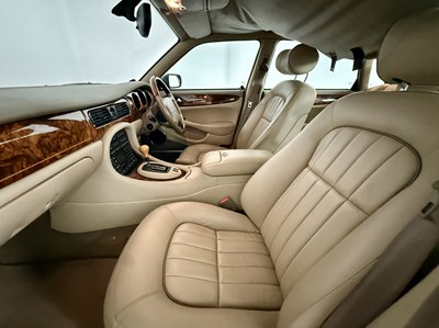 Lot 3 - 2002 Jaguar XJ8 - NO RESERVE