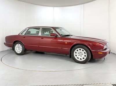 Lot 3 - 2002 Jaguar XJ8 - NO RESERVE