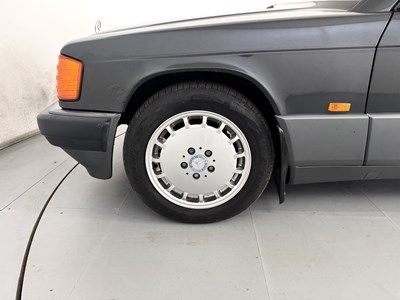 Lot 36 - 1989 Mercedes-Benz 190E