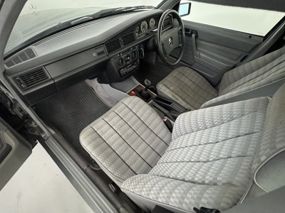 Lot 36 - 1989 Mercedes-Benz 190E