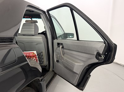 Lot 36 - 1989 Mercedes-Benz 190E