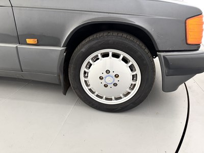 Lot 36 - 1989 Mercedes-Benz 190E