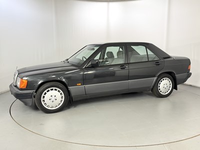 Lot 36 - 1989 Mercedes-Benz 190E