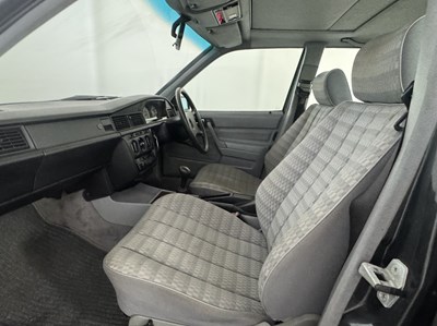 Lot 36 - 1989 Mercedes-Benz 190E