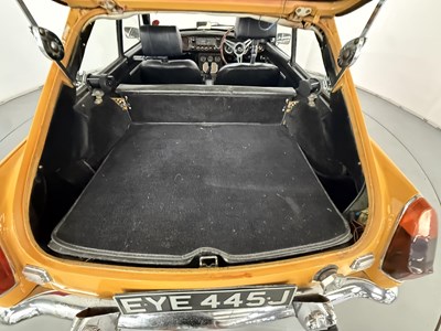 Lot 52 - 1971 MG BGT