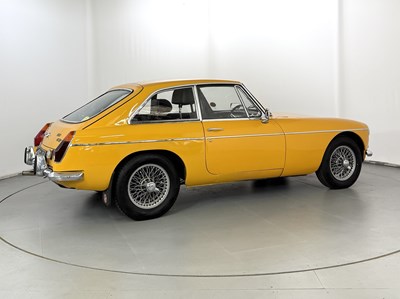 Lot 52 - 1971 MG BGT