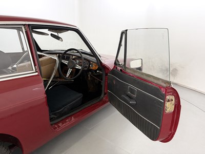 Lot 157 - 1973 MG BGT