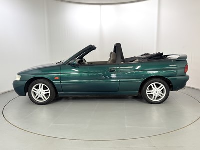 Lot 98 - 1997 Ford Escort GHIA Cabrio