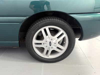 Lot 98 - 1997 Ford Escort GHIA Cabrio