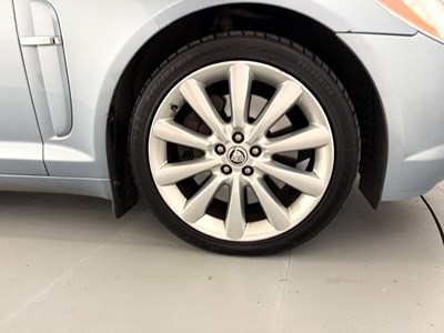 Lot 63 - 2009 Jaguar XF