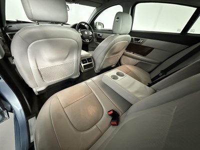 Lot 63 - 2009 Jaguar XF