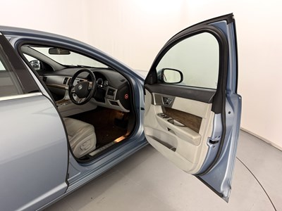 Lot 63 - 2009 Jaguar XF