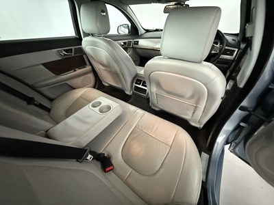 Lot 63 - 2009 Jaguar XF