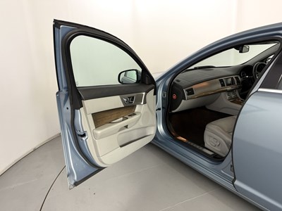 Lot 63 - 2009 Jaguar XF