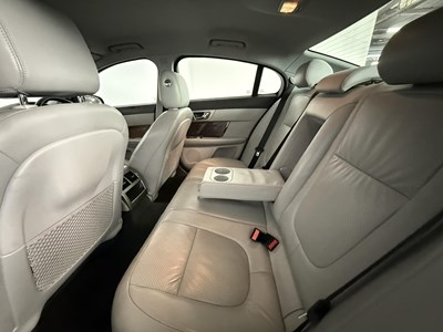 Lot 63 - 2009 Jaguar XF