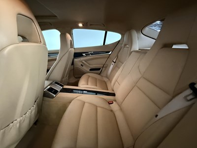Lot 93 - 2015 Porsche Panamera