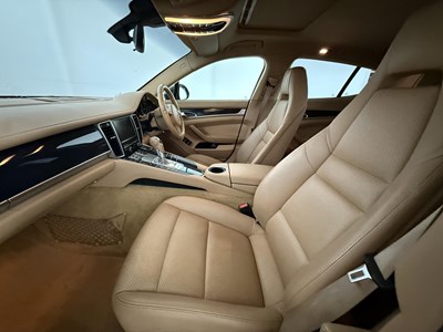 Lot 93 - 2015 Porsche Panamera