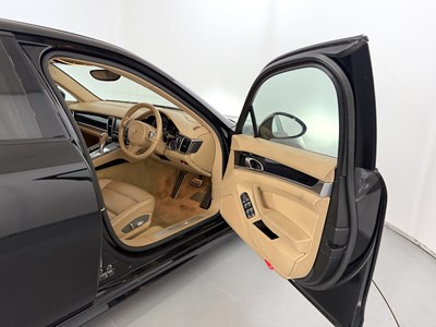 Lot 93 - 2015 Porsche Panamera
