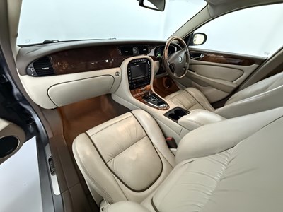 Lot 180 - 2006 Jaguar XJ8 Sovereign LWB