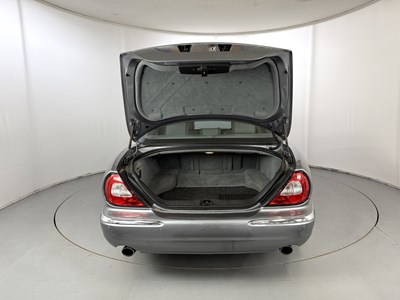 Lot 180 - 2006 Jaguar XJ8 Sovereign LWB