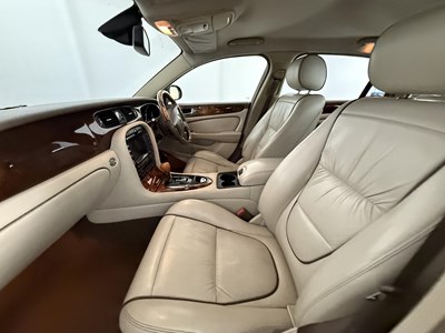 Lot 180 - 2006 Jaguar XJ8 Sovereign LWB