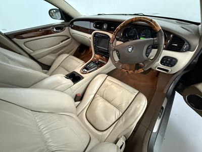 Lot 180 - 2006 Jaguar XJ8 Sovereign LWB