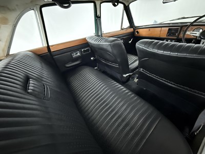 Lot 178 - 1973 Triumph 2000