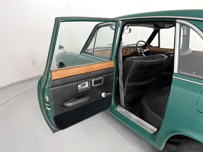 Lot 178 - 1973 Triumph 2000