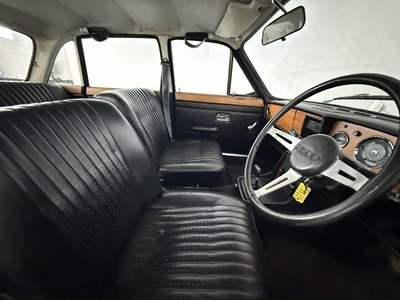 Lot 178 - 1973 Triumph 2000