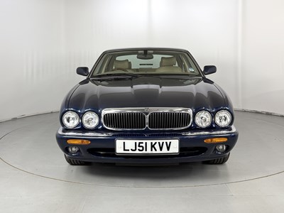 Lot 188 - 2001 Jaguar XJ8 3.2 V8