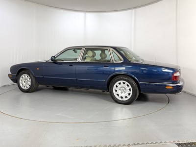 Lot 188 - 2001 Jaguar XJ8 3.2 V8