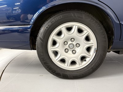 Lot 188 - 2001 Jaguar XJ8 3.2 V8