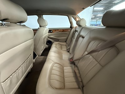 Lot 188 - 2001 Jaguar XJ8 3.2 V8
