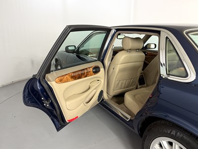 Lot 188 - 2001 Jaguar XJ8 3.2 V8