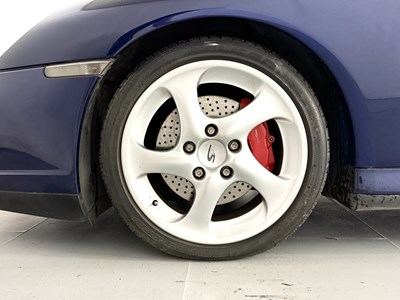Lot 38 - 2002 Porsche 911 Carrera 4S