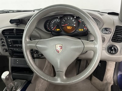 Lot 38 - 2002 Porsche 911 Carrera 4S