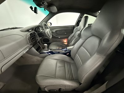 Lot 38 - 2002 Porsche 911 Carrera 4S