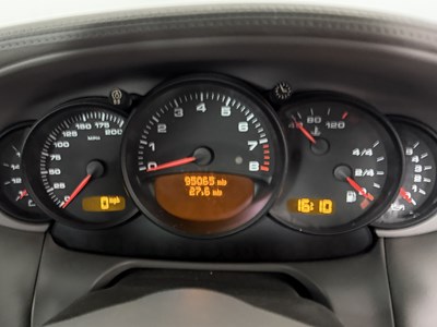 Lot 38 - 2002 Porsche 911 Carrera 4S