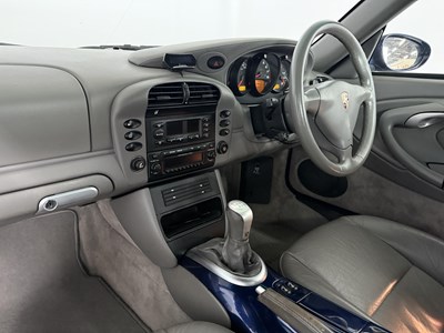 Lot 38 - 2002 Porsche 911 Carrera 4S