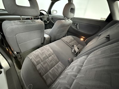 Lot 1992 Mazda 626 GIX