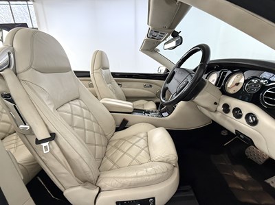 Lot 2006 Bentley Azure