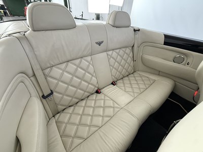 Lot 2006 Bentley Azure