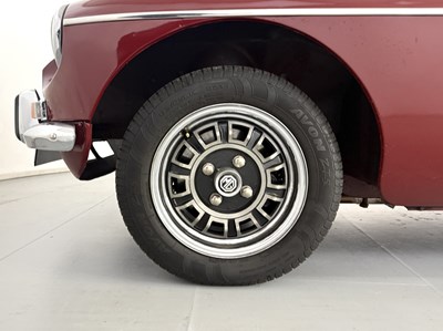 Lot 1973 MG BGT V8