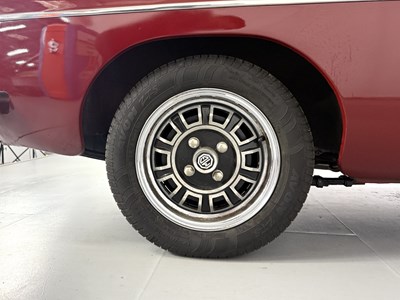 Lot 1973 MG BGT V8