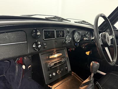 Lot 1973 MG BGT V8